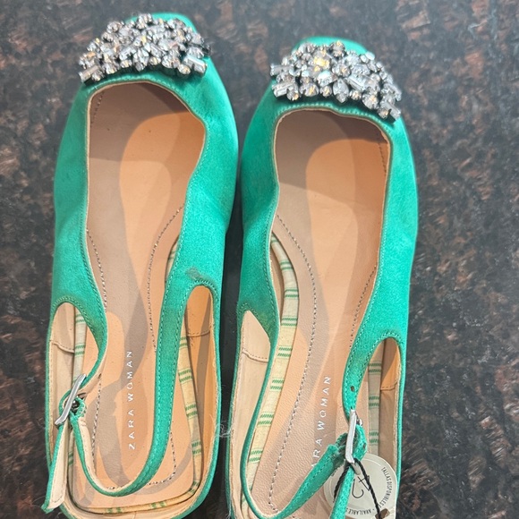 Zara NWT Green sling back Crystal Embellishments one missing stone size 35 - Picture 8 of 12